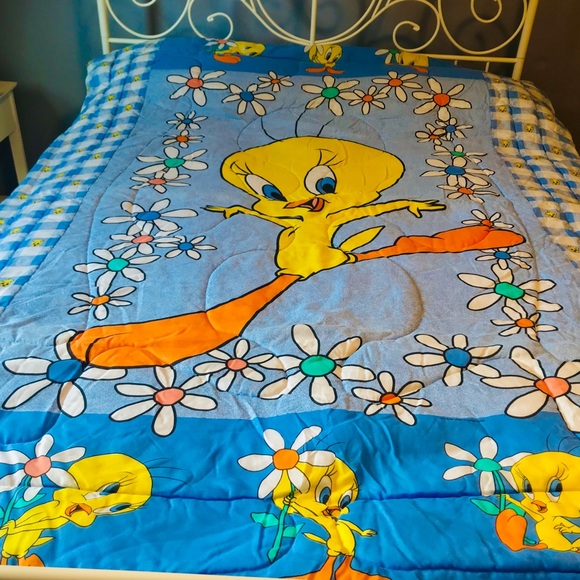 Vintage Bedding Vintage Reversible Tweety Bird Comforter Twin